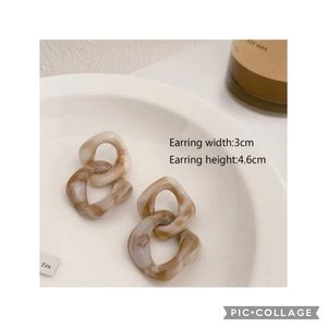 Ombré brown & cream geometric chain earrings